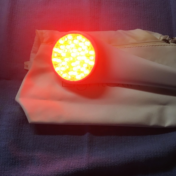 Lightstim for wrinkles-used a few times - Picture 4 of 6